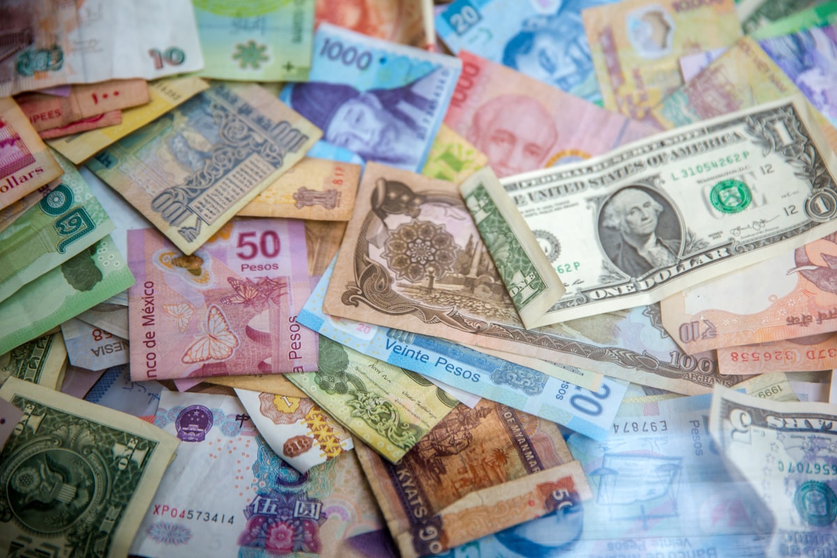 World currencies and banknotes
